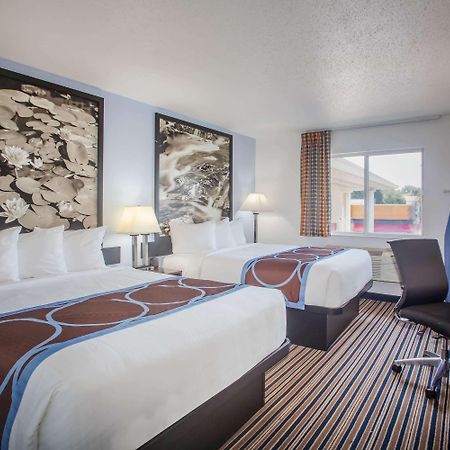Hotel Super 8 By Wyndham Washington Extérieur photo