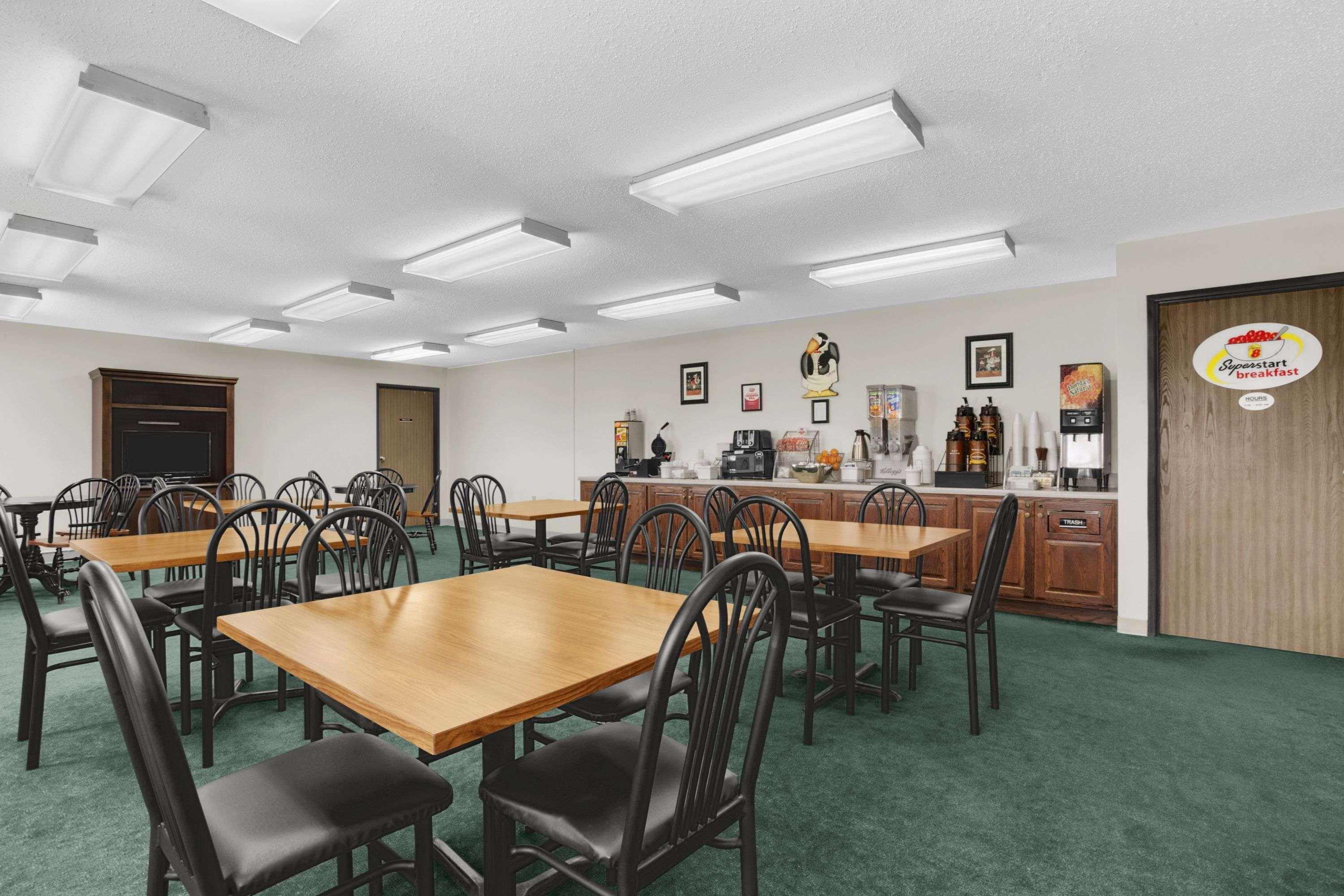 Hotel Super 8 By Wyndham Washington Extérieur photo
