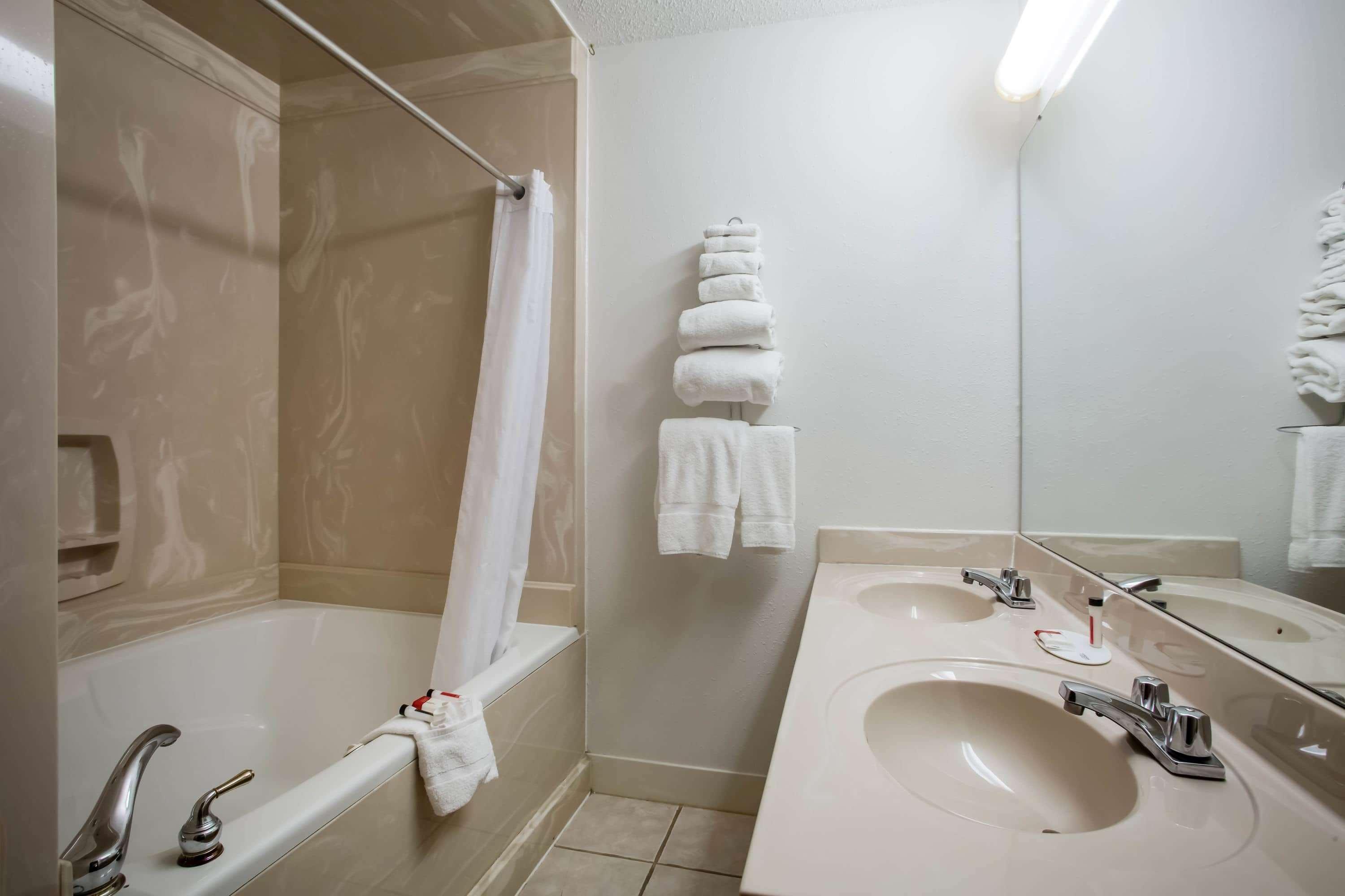 Hotel Super 8 By Wyndham Washington Extérieur photo