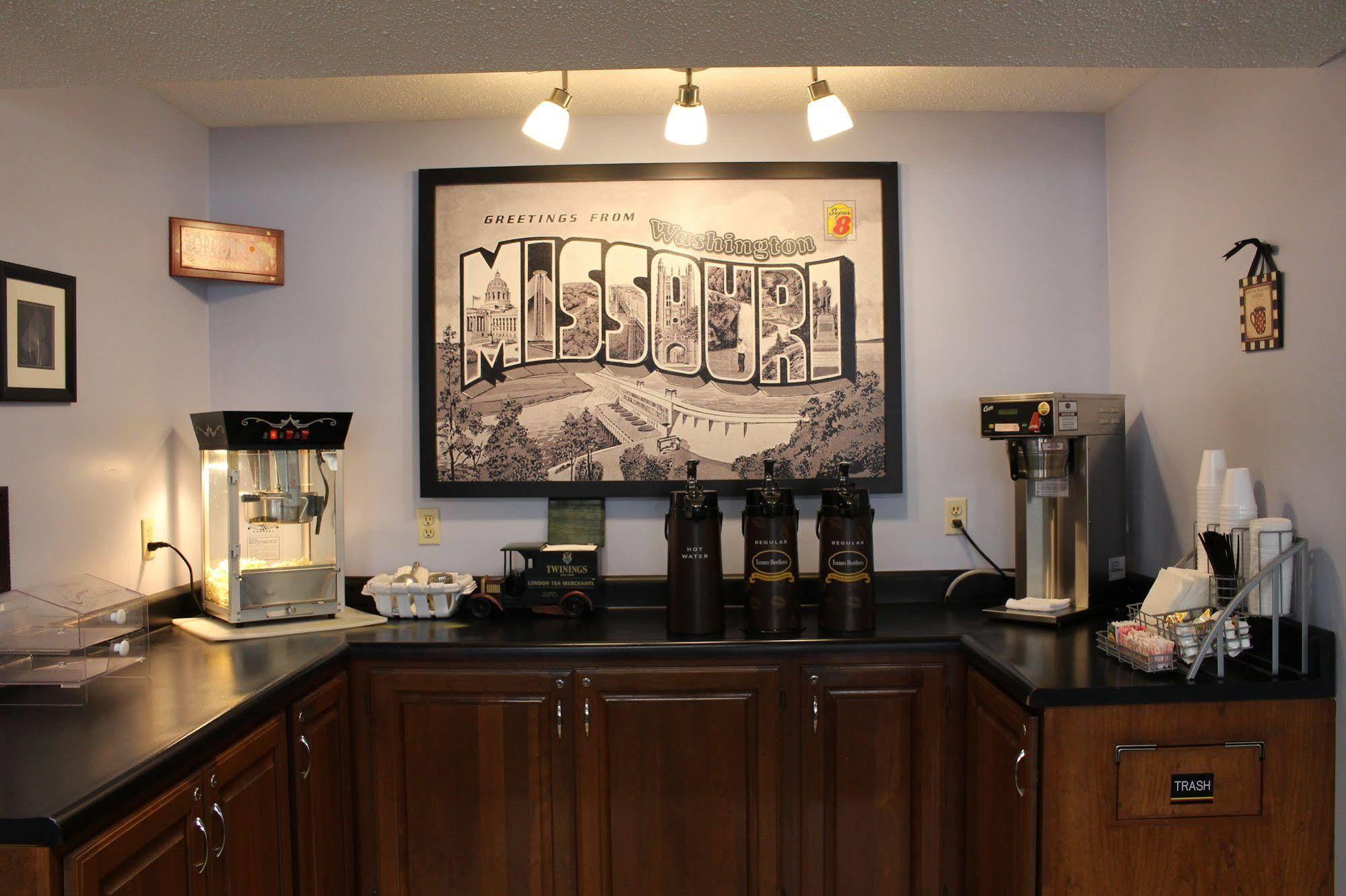 Hotel Super 8 By Wyndham Washington Extérieur photo